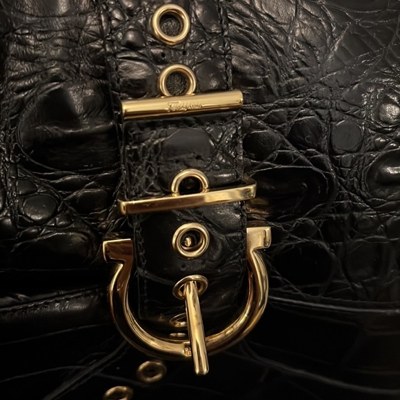 Salvatore Ferragamo bootie. Size 9…..Simply stunning - Picture 15 of 16